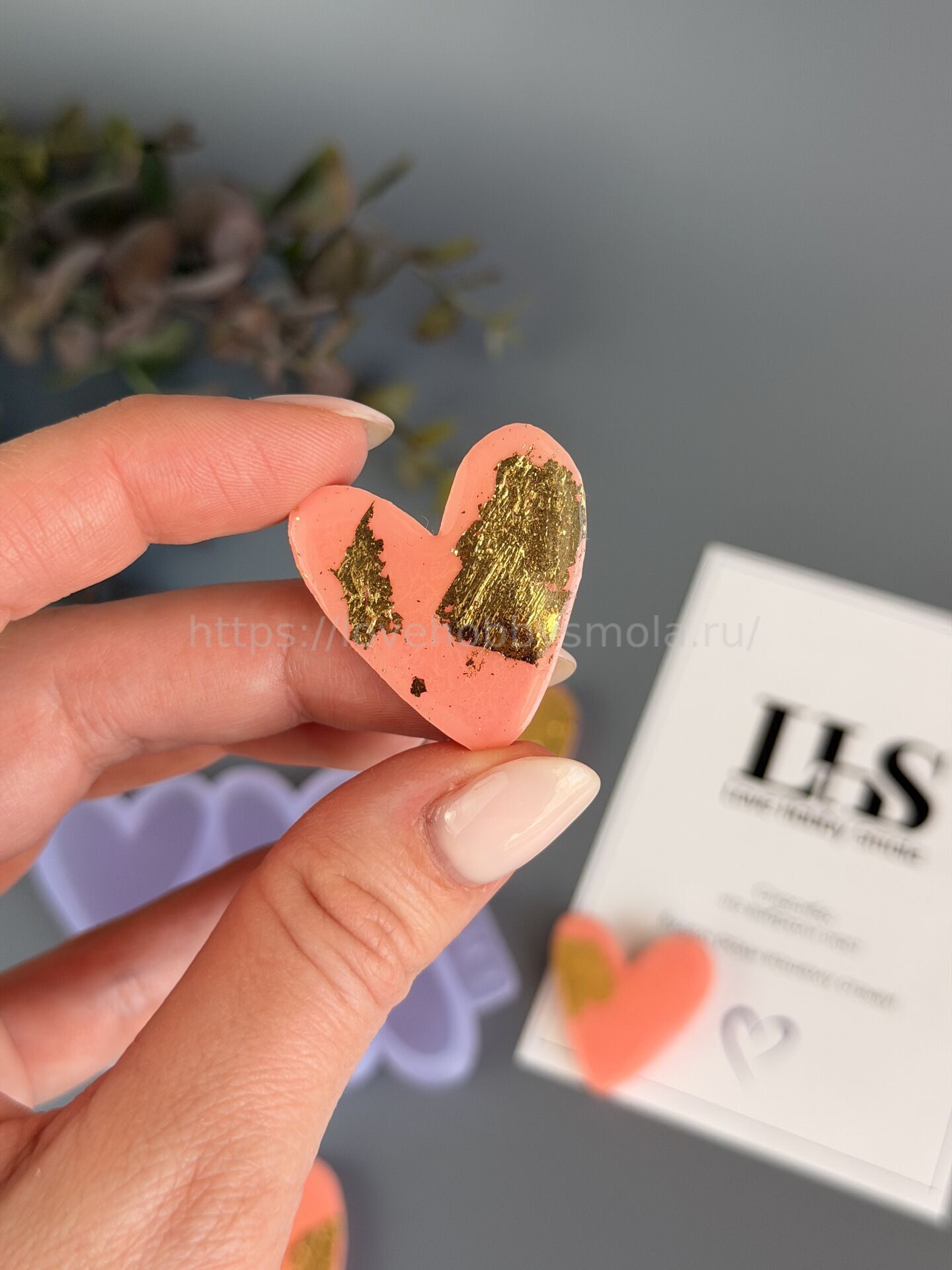B84 Mold for keychains and brooches Heart Tilda glossy 4pcs – image 4