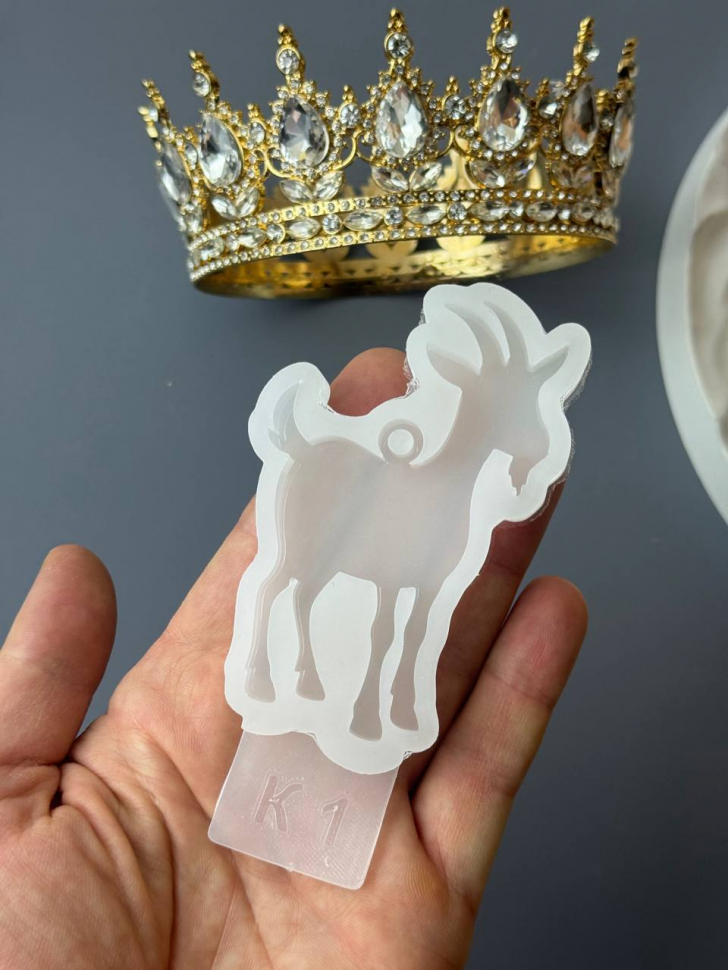 No. K-1 Glossy Goat Silicone Mold - image 2