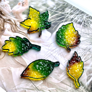 No. 657 Crystal Leaves with Border, Mini Brooches Silicone Mold - image 1