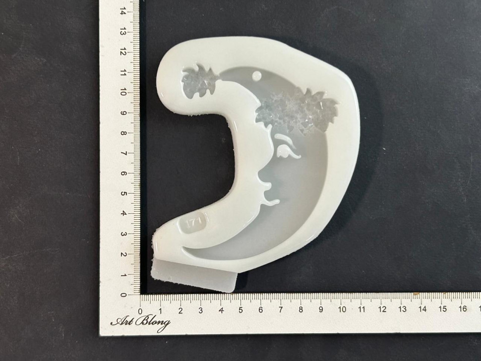 No. 171 Crystal Crescent Moon Silicone Mold - image 3