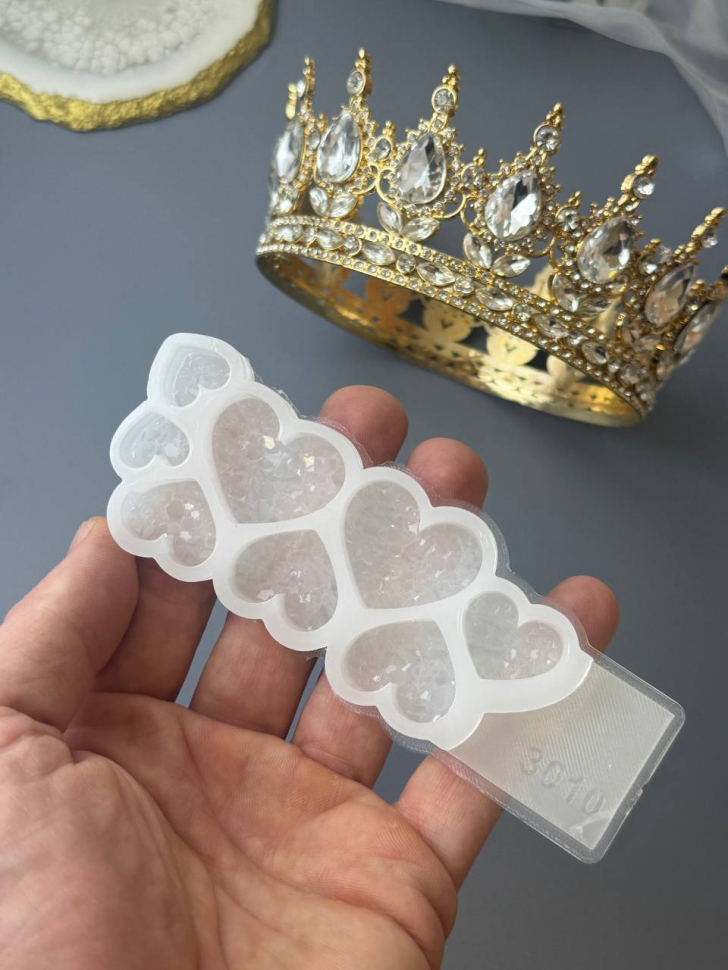 No. 3010 Crystal Hearts - Six Cavities Silicone Mold - image 2
