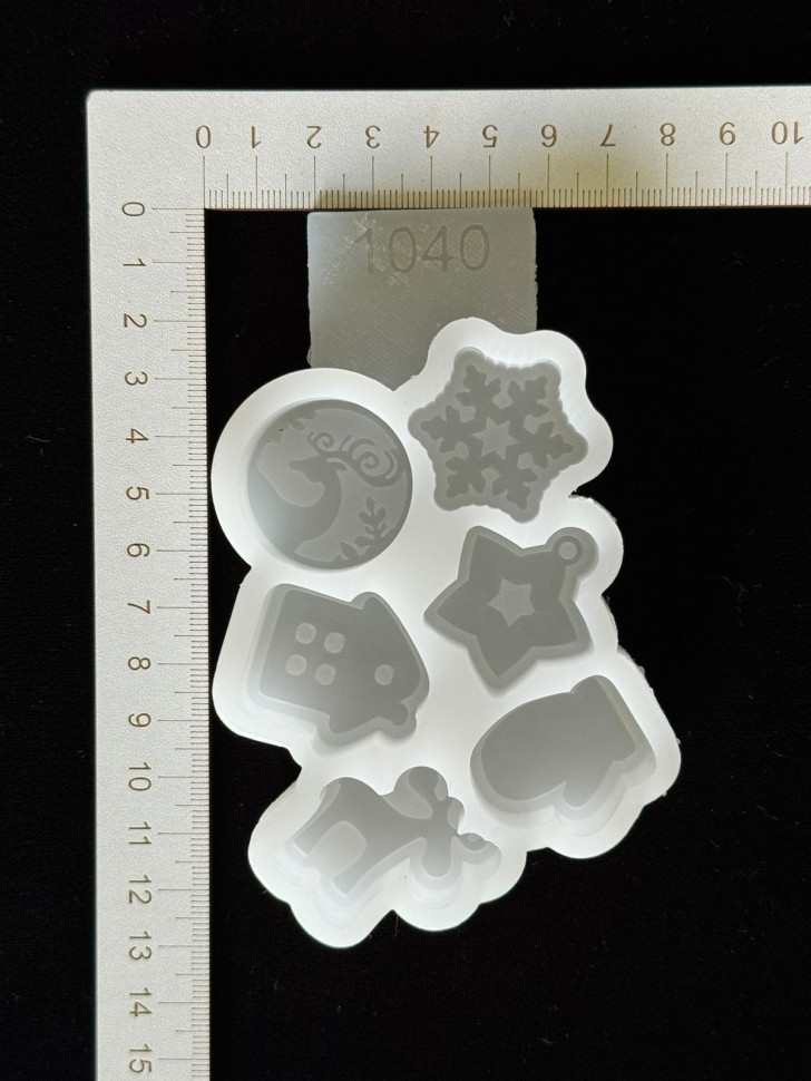No. 1040 Christmas Candies Silicone Mold - image 2
