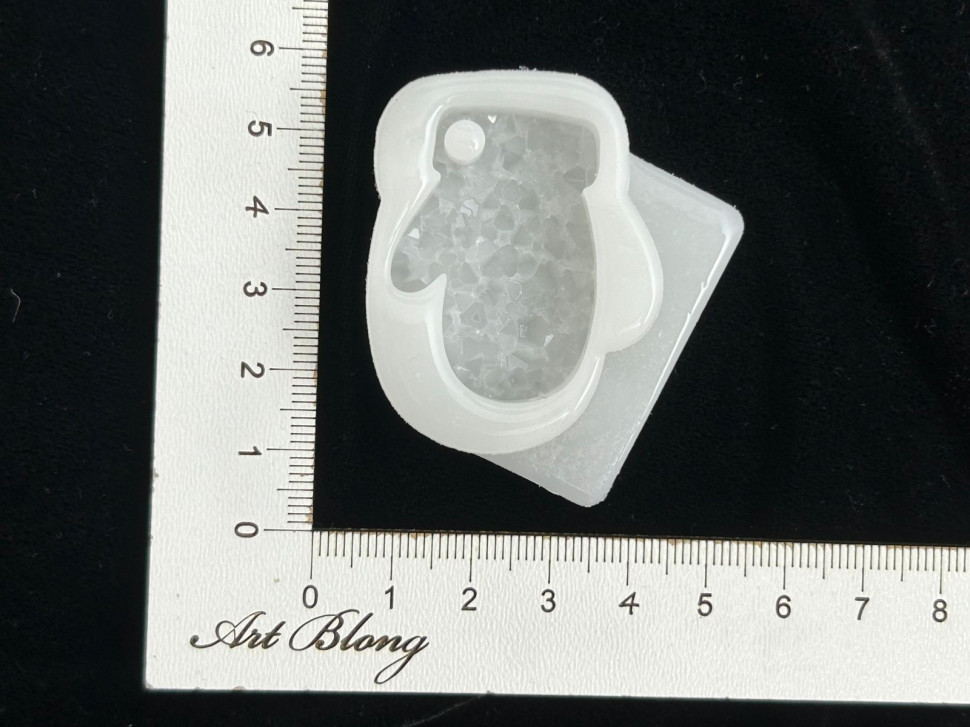 No. A-7 Mini Crystal Mitten, 3.6 cm Silicone Mold - image 1