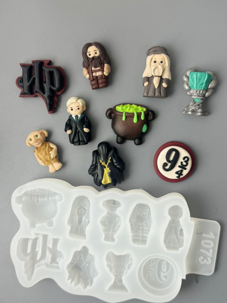 No. 1073 Figures Silicone Mold - image 2