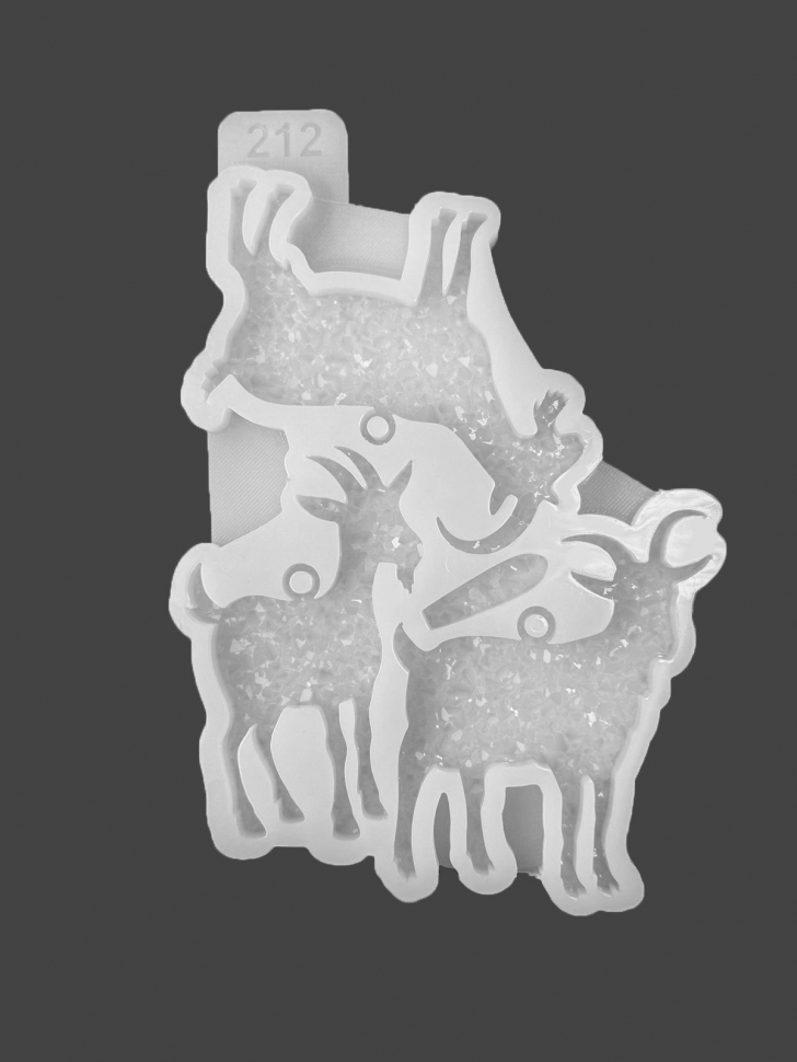 No. 212 Crystal Goats, 3 Cavities Silicone Mold - image 3