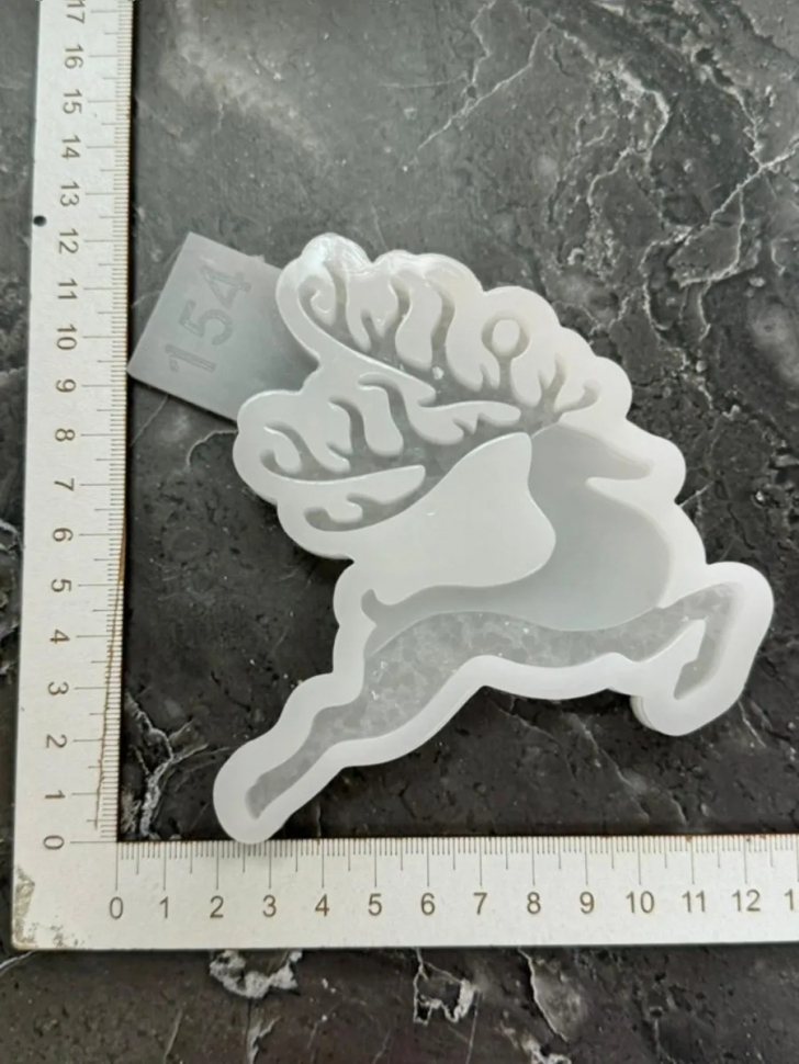 No. 154 Crystal Christmas Reindeer Silicone Mold - image 2