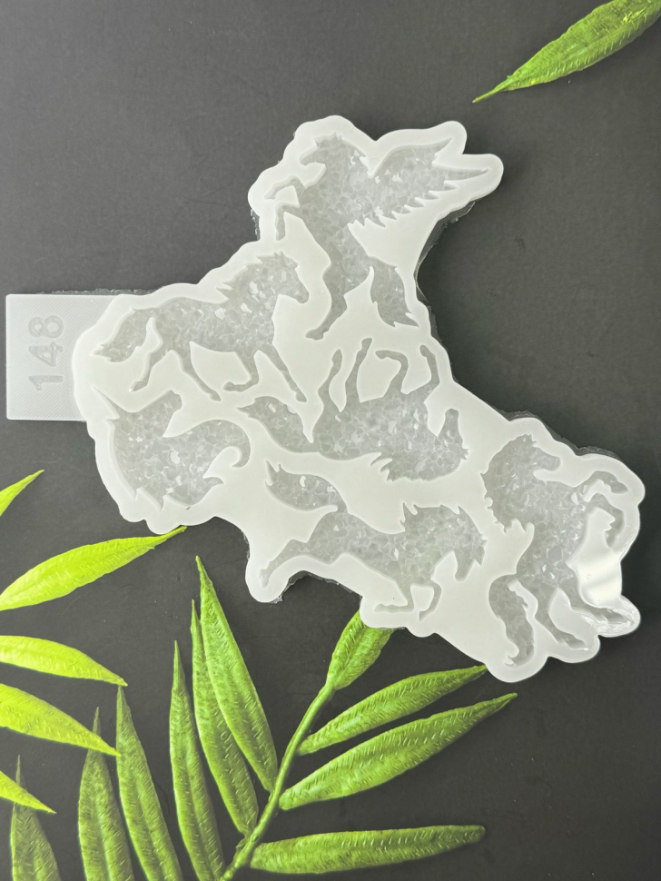 No. 148 Crystal Horse Brooches Silicone Mold - image 4