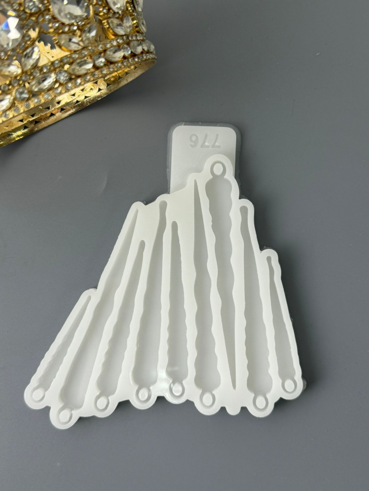 No. 776 Glossy Icicles, 9 Cavities Silicone Mold - image 1