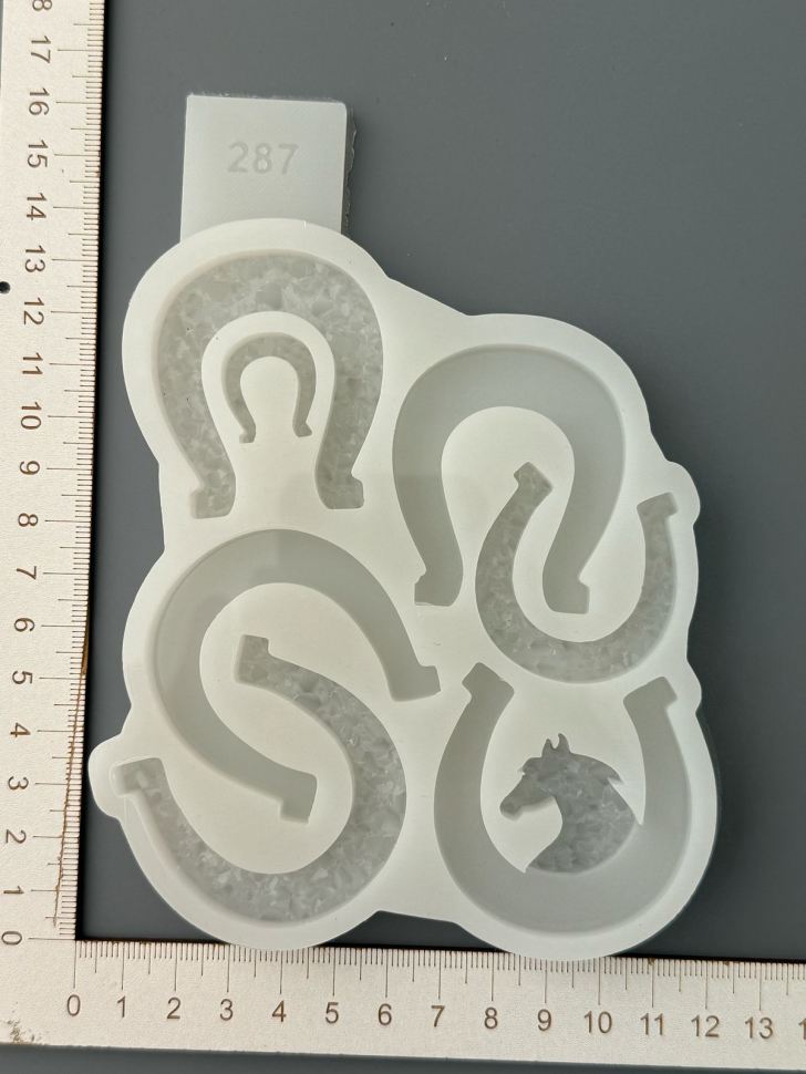 No. 287 Horseshoe Brooches, 7 Cavities Silicone Mold - image 3