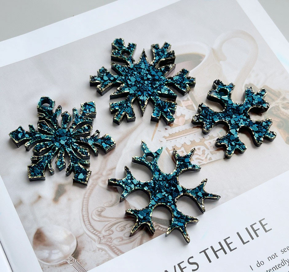 No. 223 Snowflakes, 4 Cavities Silicone Mold - image 1