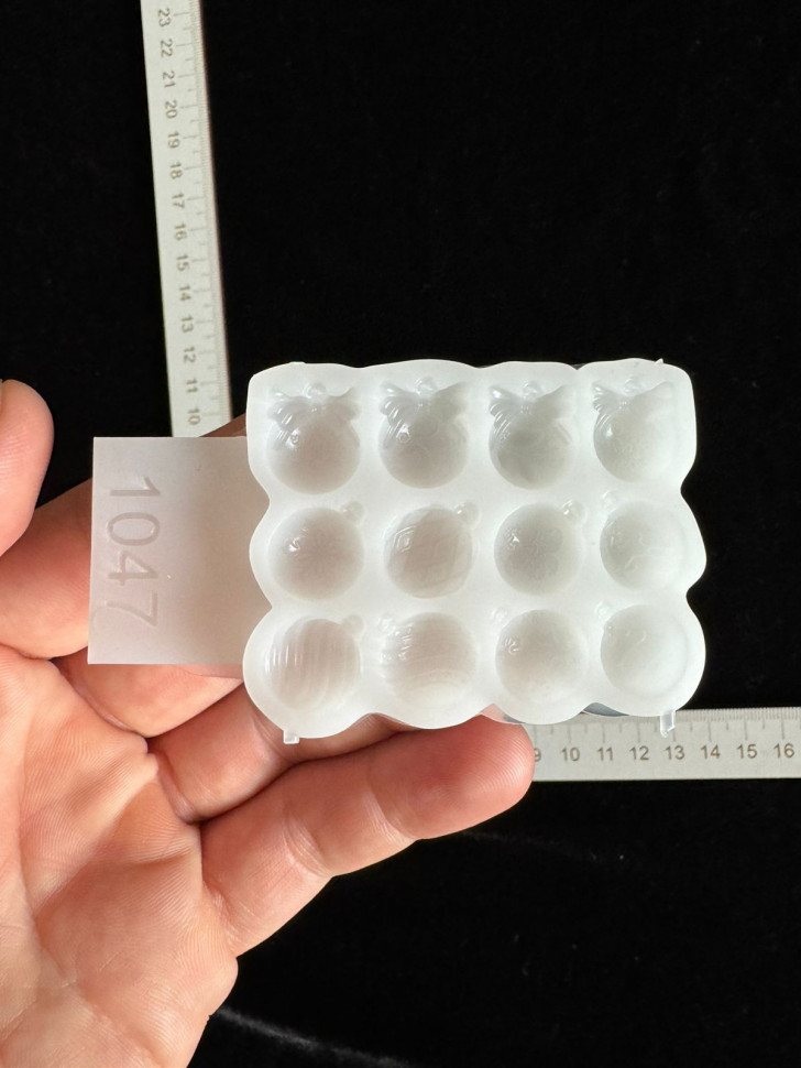 No. 1047 Mini Christmas Baubles Silicone Mold - image 3