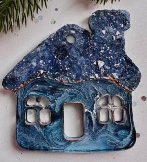 No. 173 House with Crystal Roof Silicone Mold - image 1