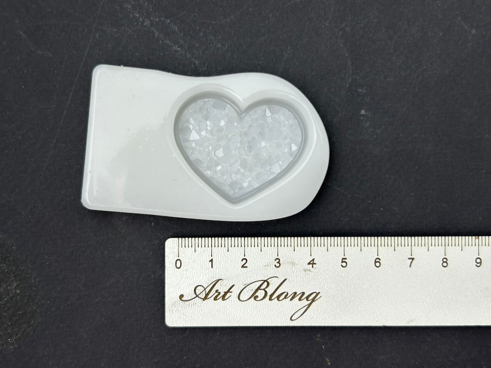 No. 696 Crystal Heart with Border Silicone Mold - image 3