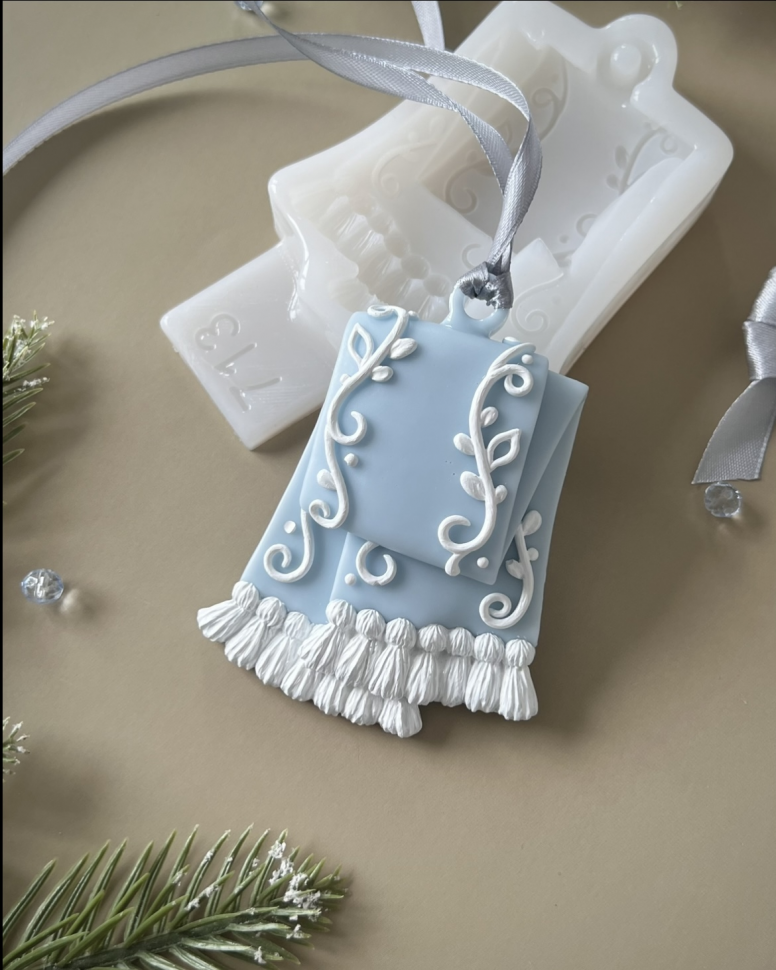 No. 713 Scarf Silicone Mold - image 7