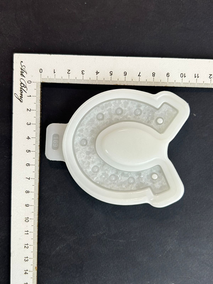 No. 169 Crystal Horseshoe, 7.5 cm Silicone Mold - image 3