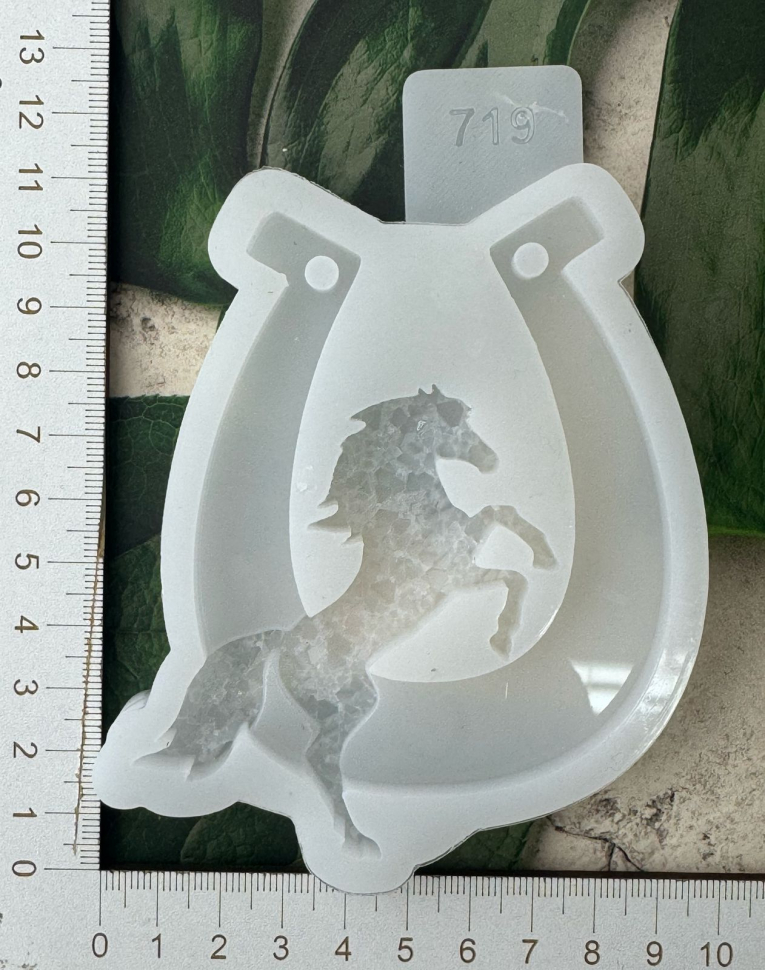No. 719.1 Horseshoe with Crystal Horse, New Size Silicone Mold - image 4