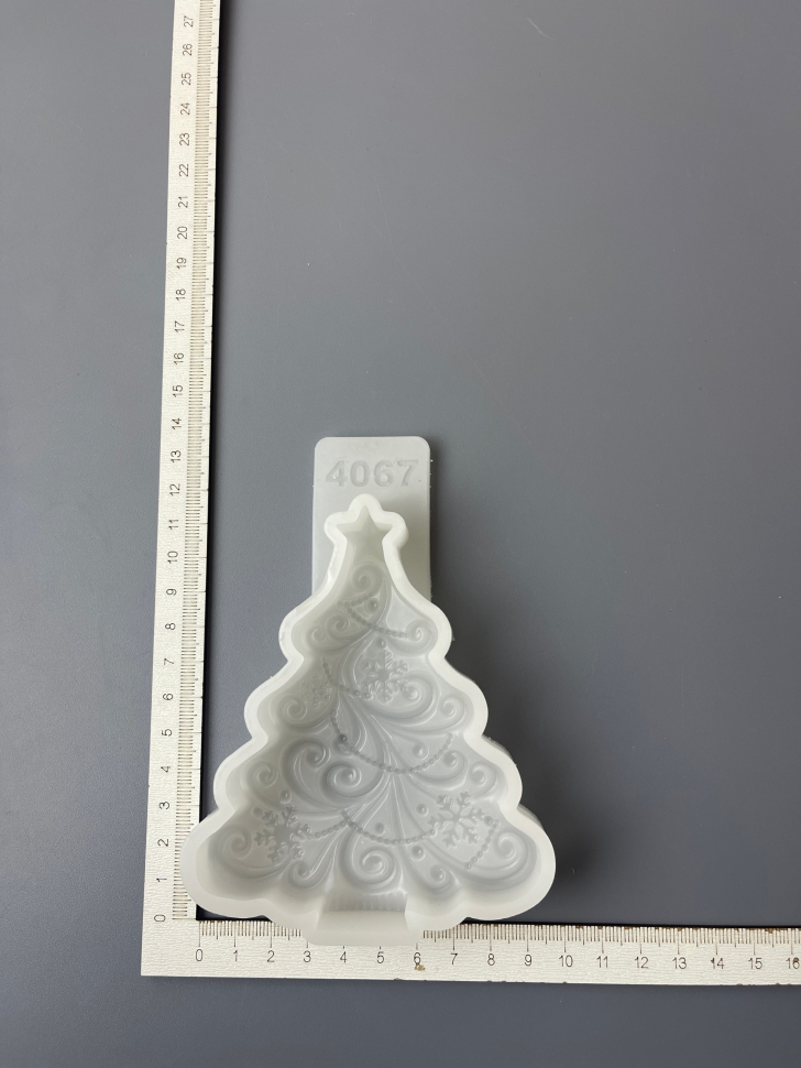 No. 4067 Christmas Tree for Dubai Chocolate Silicone Mold - image 3