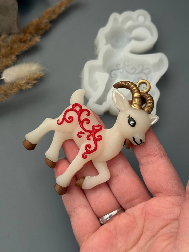 No. 747 Patterned Goat Silicone Mold - image 2
