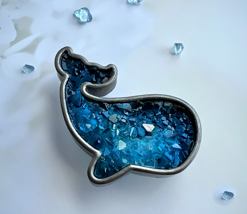No. 658 Crystal Whale with Border Silicone Mold - image 1