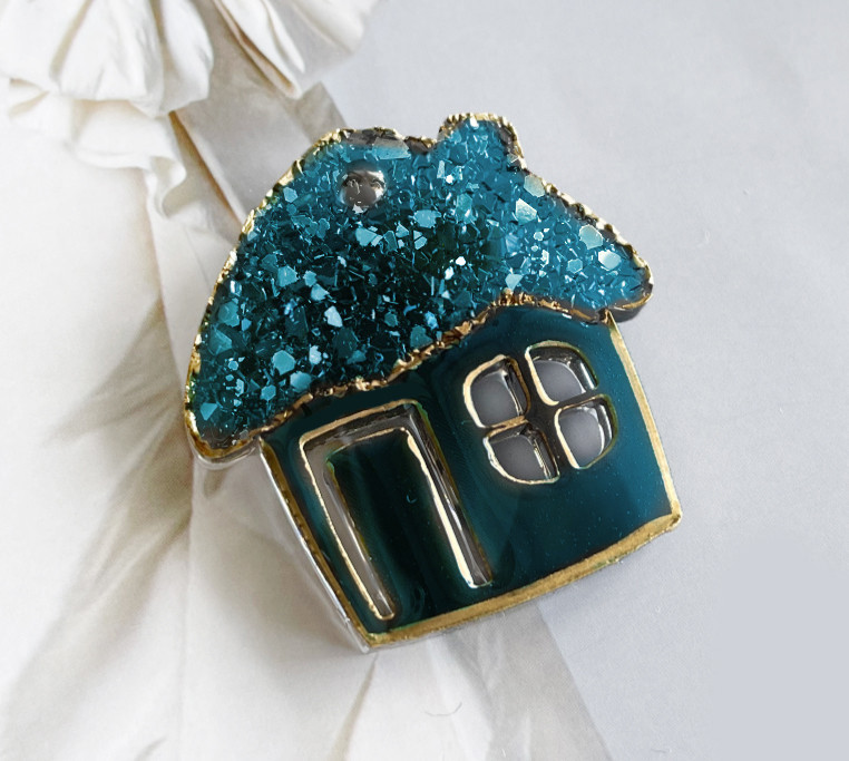 No. 268 House with Crystal Roof Silicone Mold - image 2
