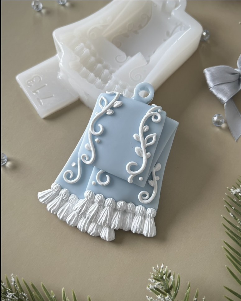 No. 713 Scarf Silicone Mold - image 4