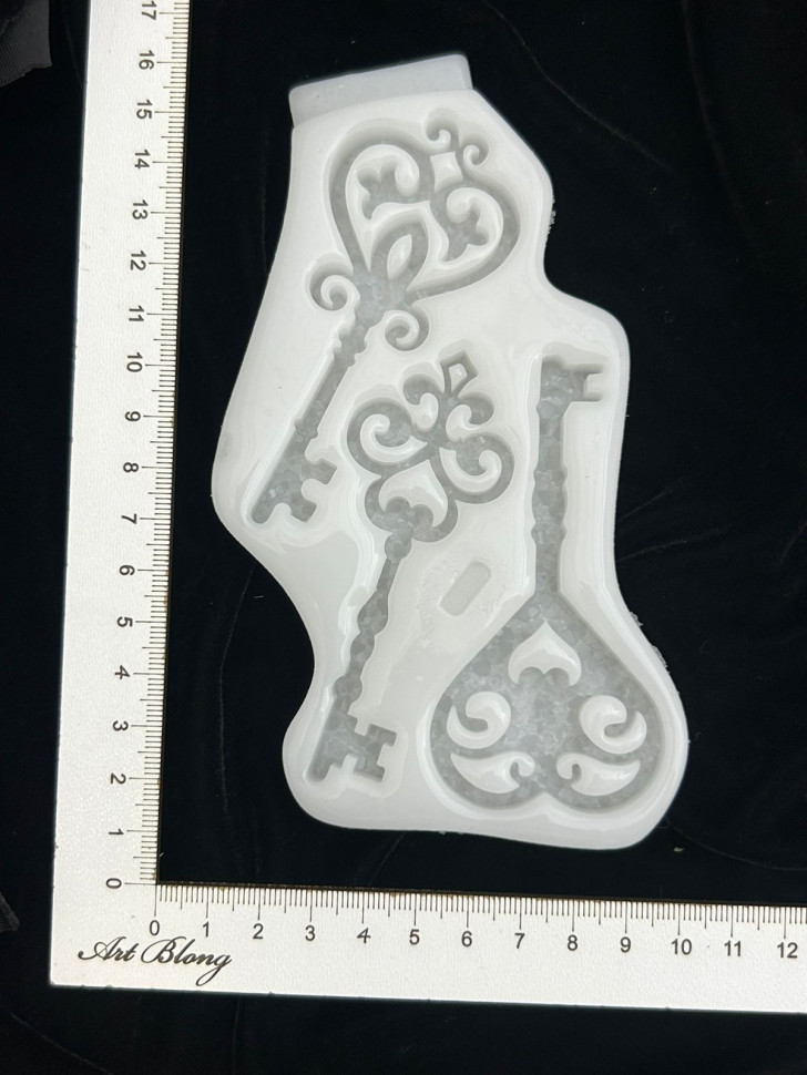 No. 135 Crystal Keys Silicone Mold - image 4