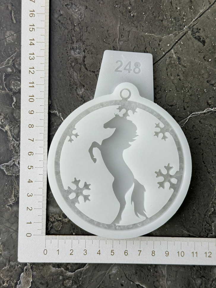No. 248 Horse in a Circle Silicone Mold - image 4