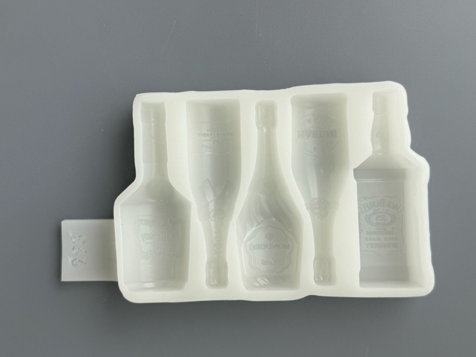No. 993 Moet Bottle and Glass Silicone Mold - image 2