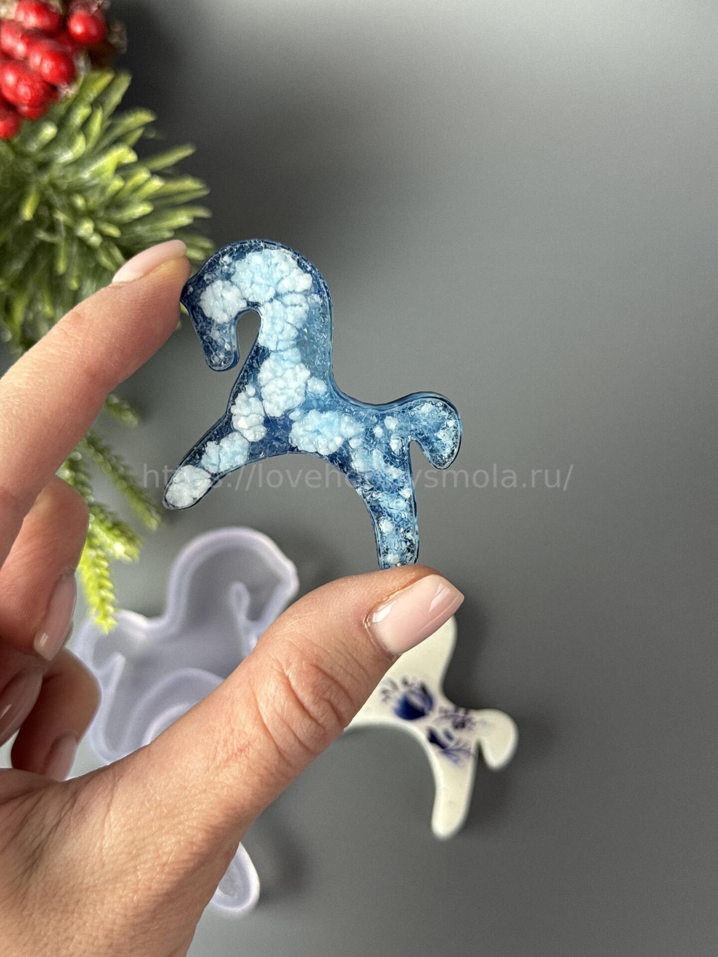 B60 Mold for keychains and brooches Horse 2 pcs – image 5