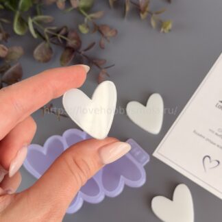 B84 Mold for keychains and brooches Heart Tilda glossy 4pcs – image 1