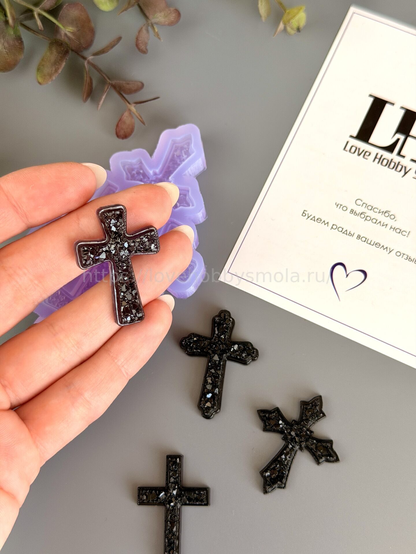 B87 Mold for keychains, brooches and decorations Crosses – image 1