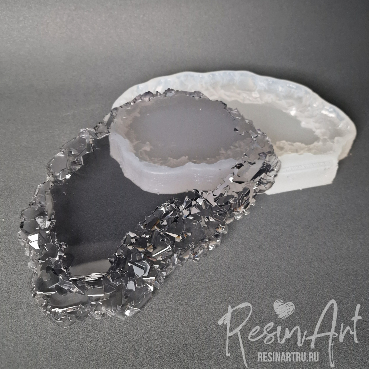No. 877 Coaster / Serving Board with Crystal Edge Silicone Mold - image 5