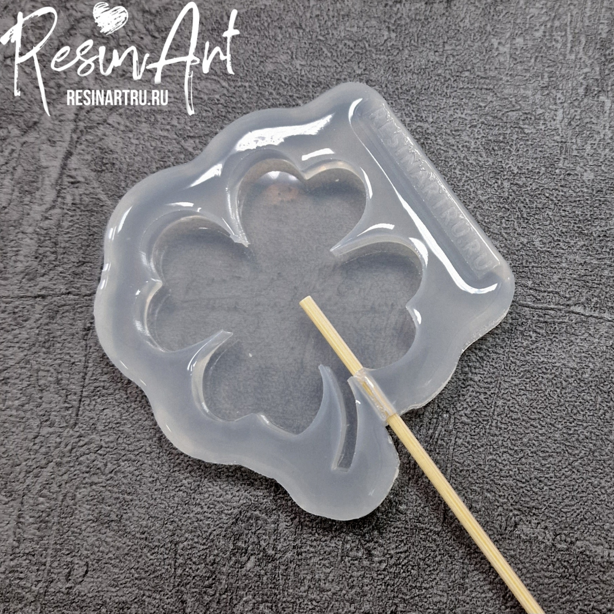 No. 675 Candy - Clover Silicone Mold - image 1