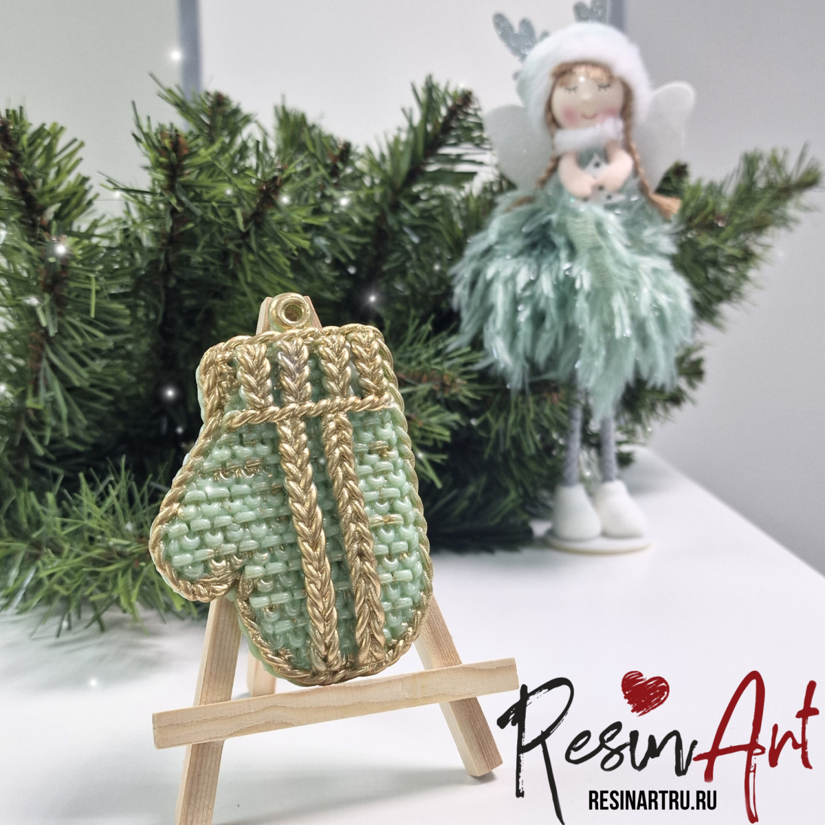 No. 826 Christmas Ornament Mitten (Knitted Texture) Silicone Mold - image 4
