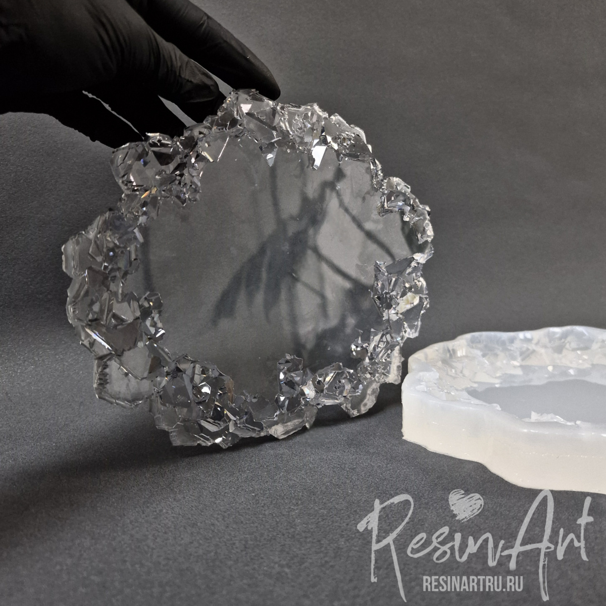 No. 935 Coaster / Serving Board with Crystal Edge Silicone Mold - image 2