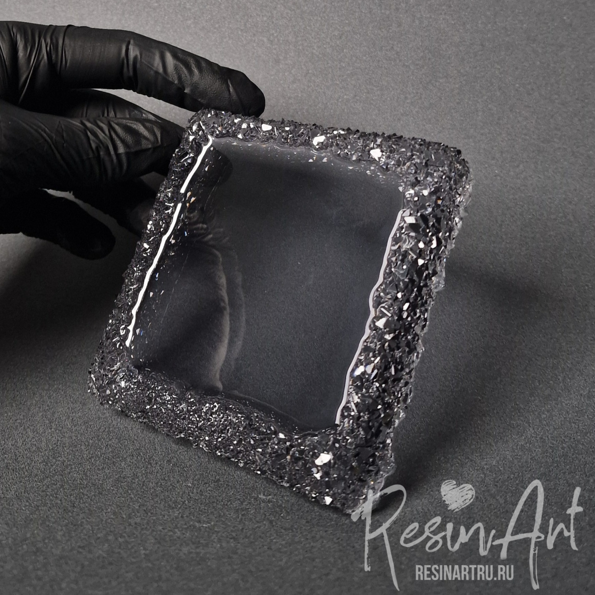 No. 879 Coaster with Crystal Edge Silicone Mold - image 2