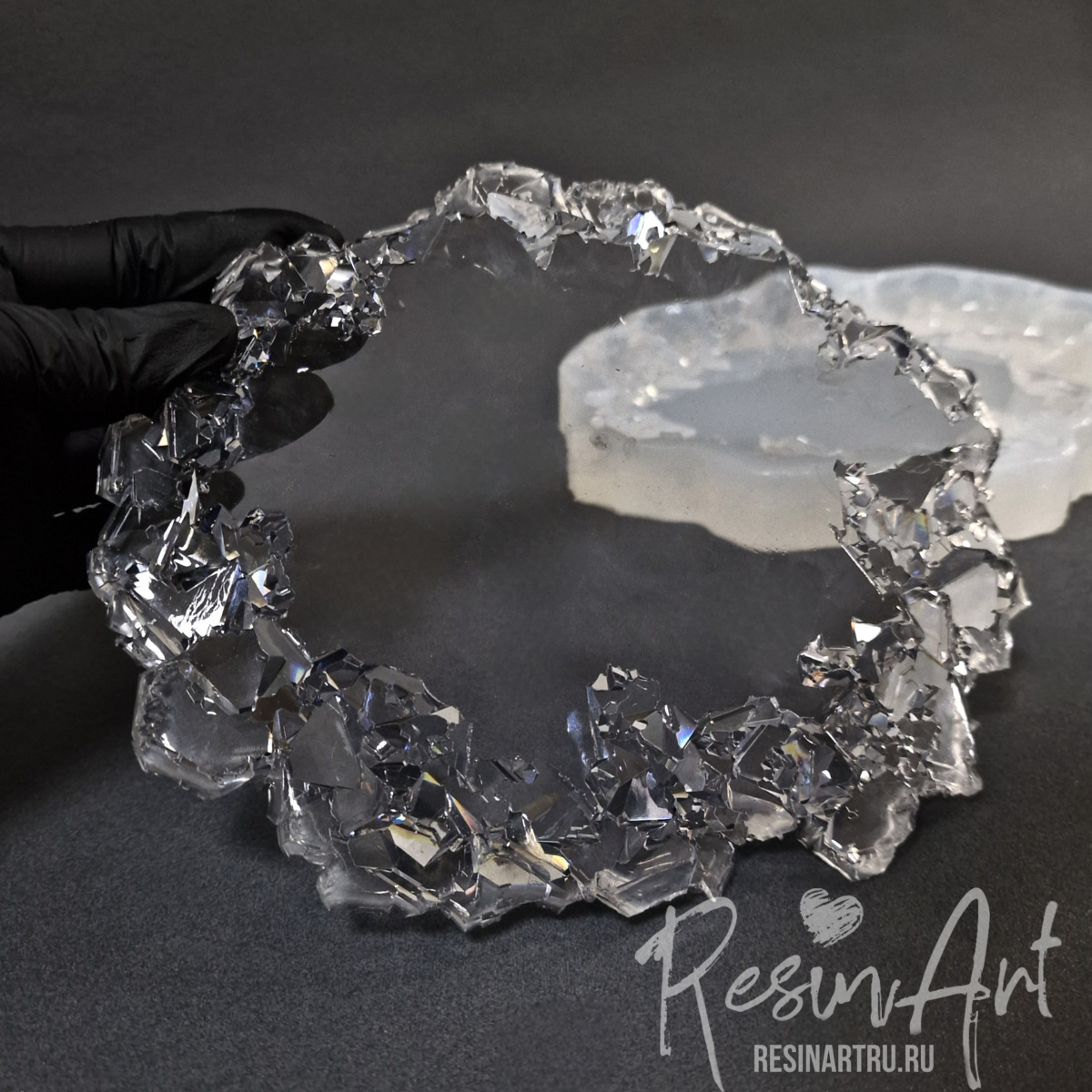 No. 935 Coaster / Serving Board with Crystal Edge Silicone Mold - image 3