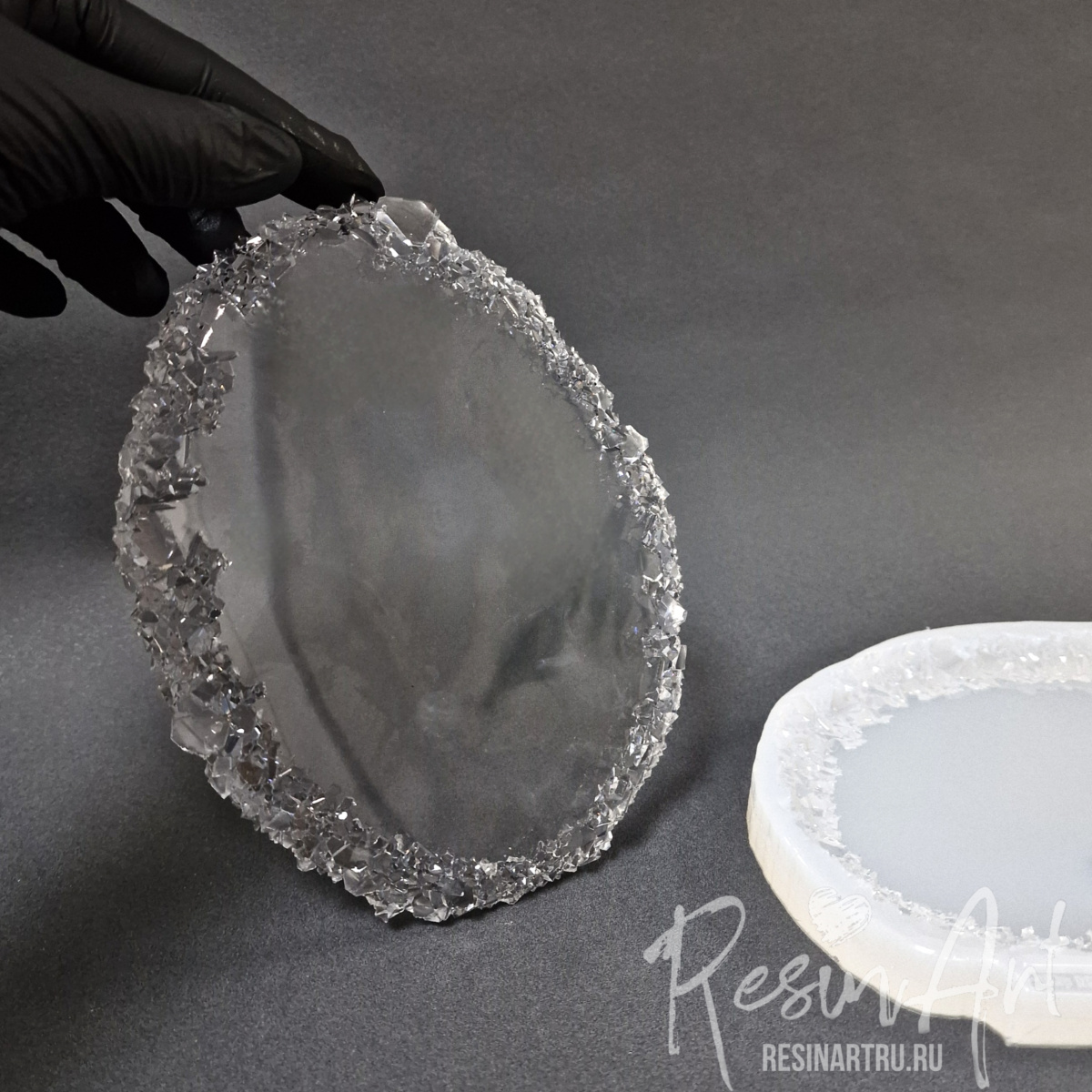No. 934 Coaster with Crystal Edge Silicone Mold - image 4