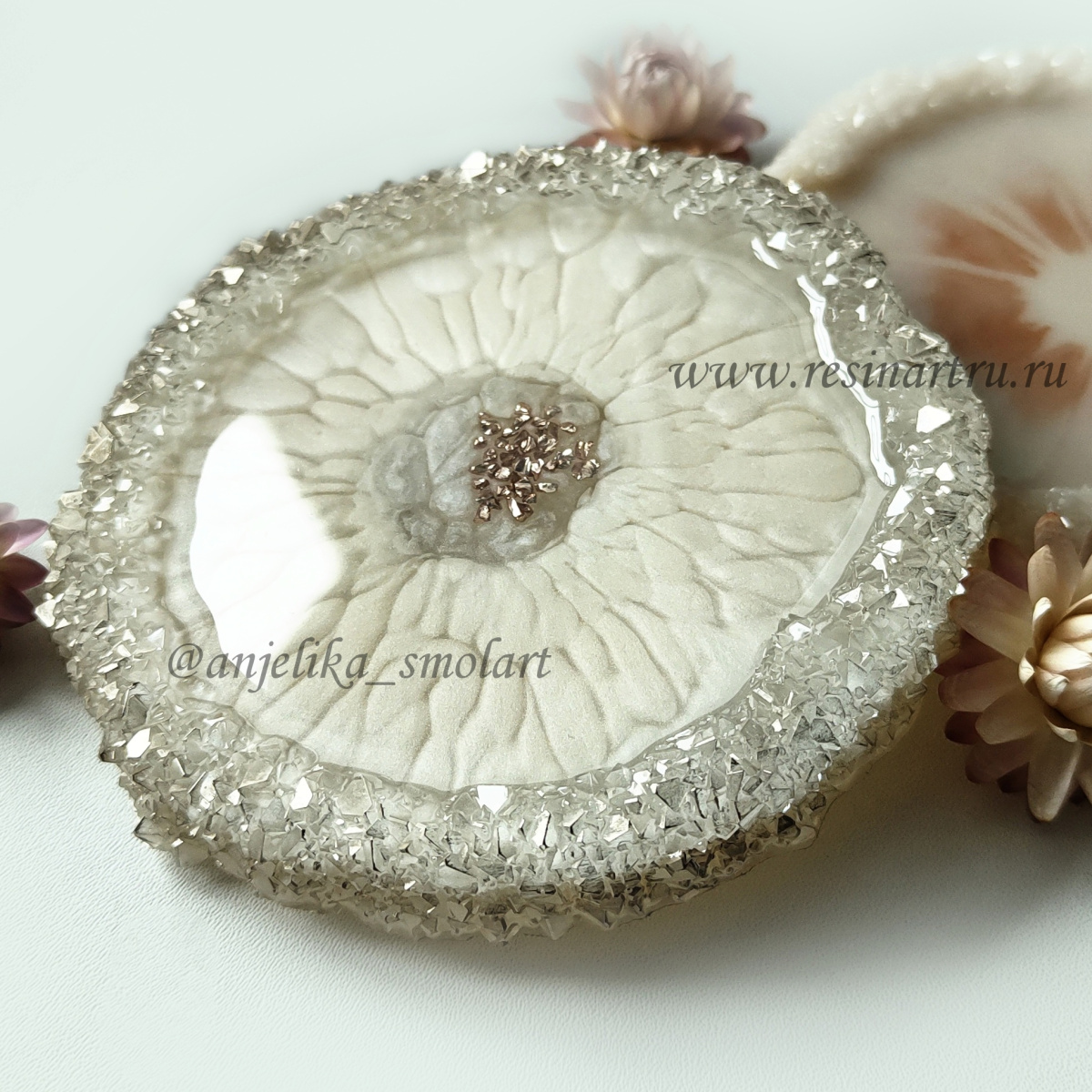 No. 883 Coaster with Crystal Edge Silicone Mold - image 6
