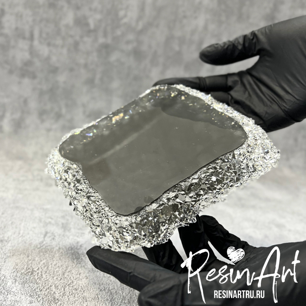 No. 239 Coaster with Crystal Edge No. 19 Silicone Mold - image 3
