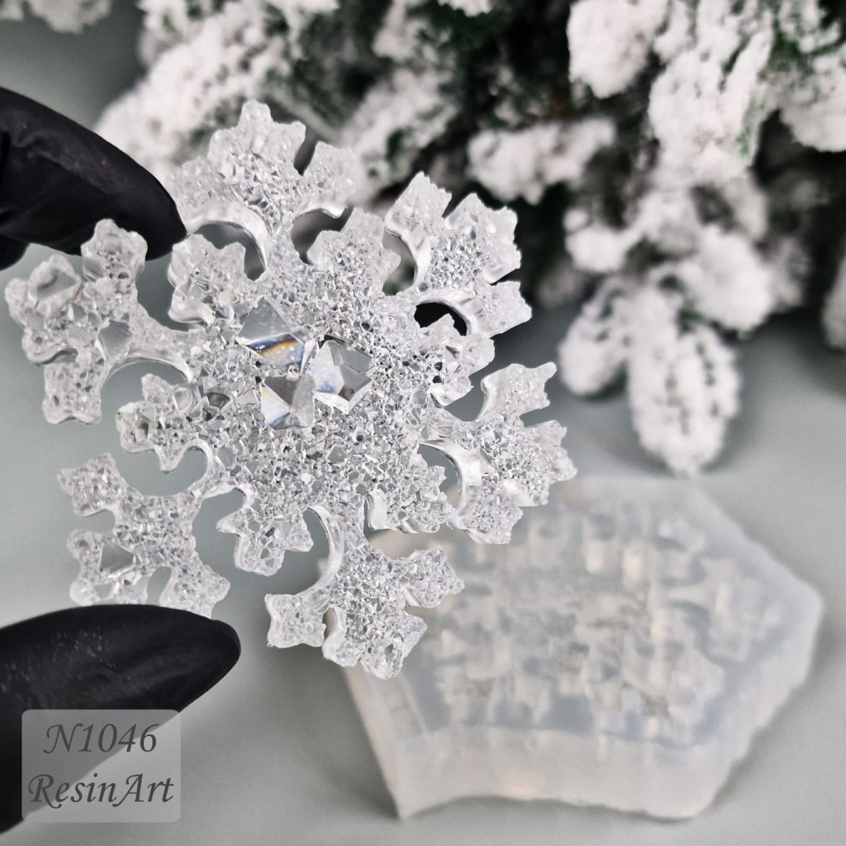 No. 1046 Christmas Ornament Snowflake Crystal Silicone Mold - image 3