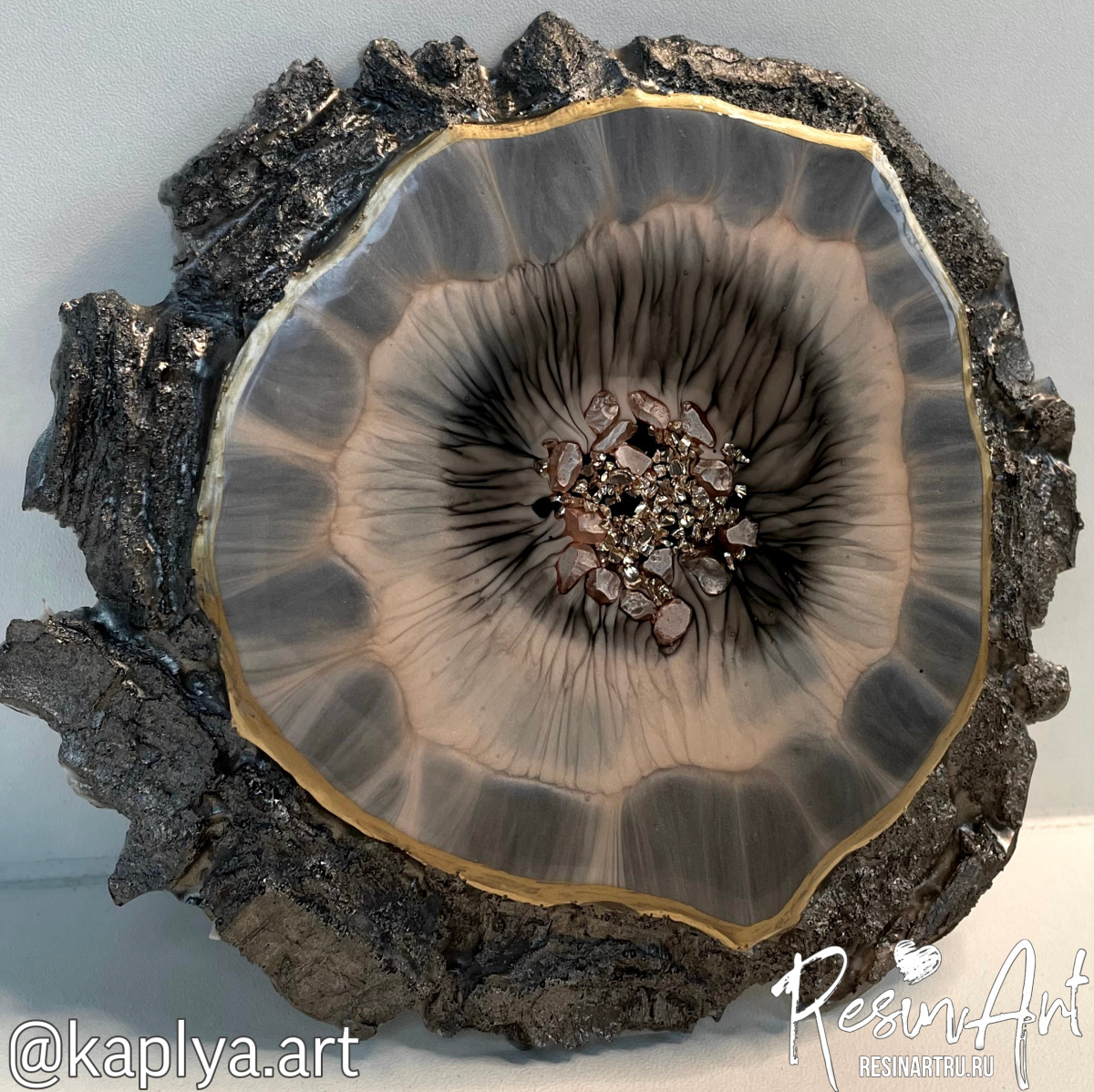 No. 226 Coaster with Organic Edge No. 1 Silicone Mold - image 1