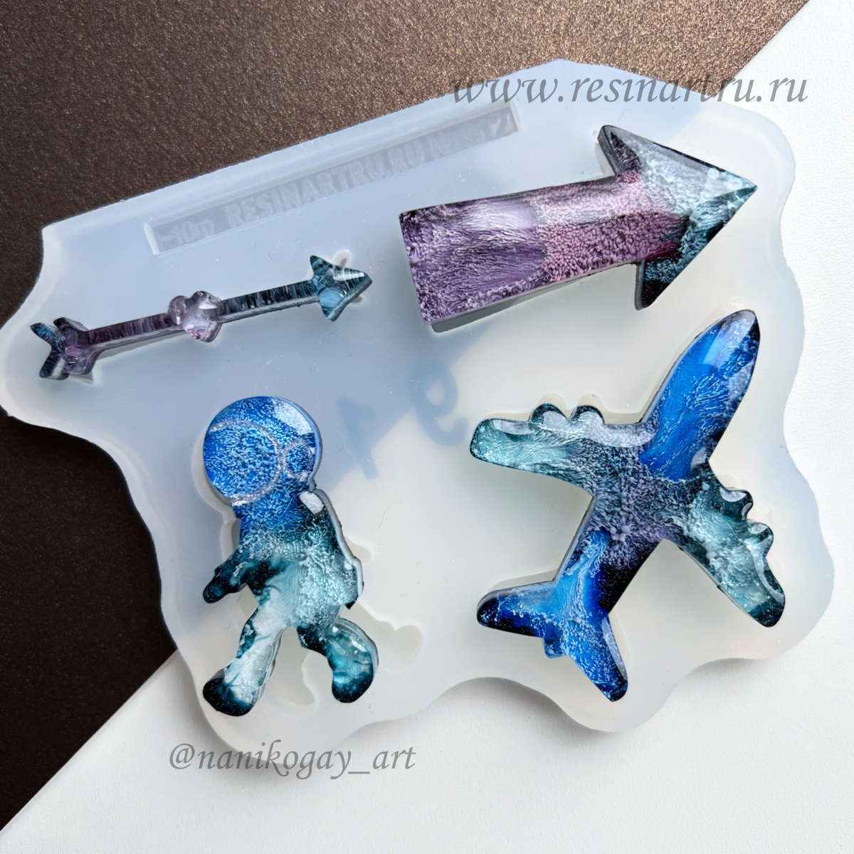 No. 912 Brooch Set Silicone Mold - image 1