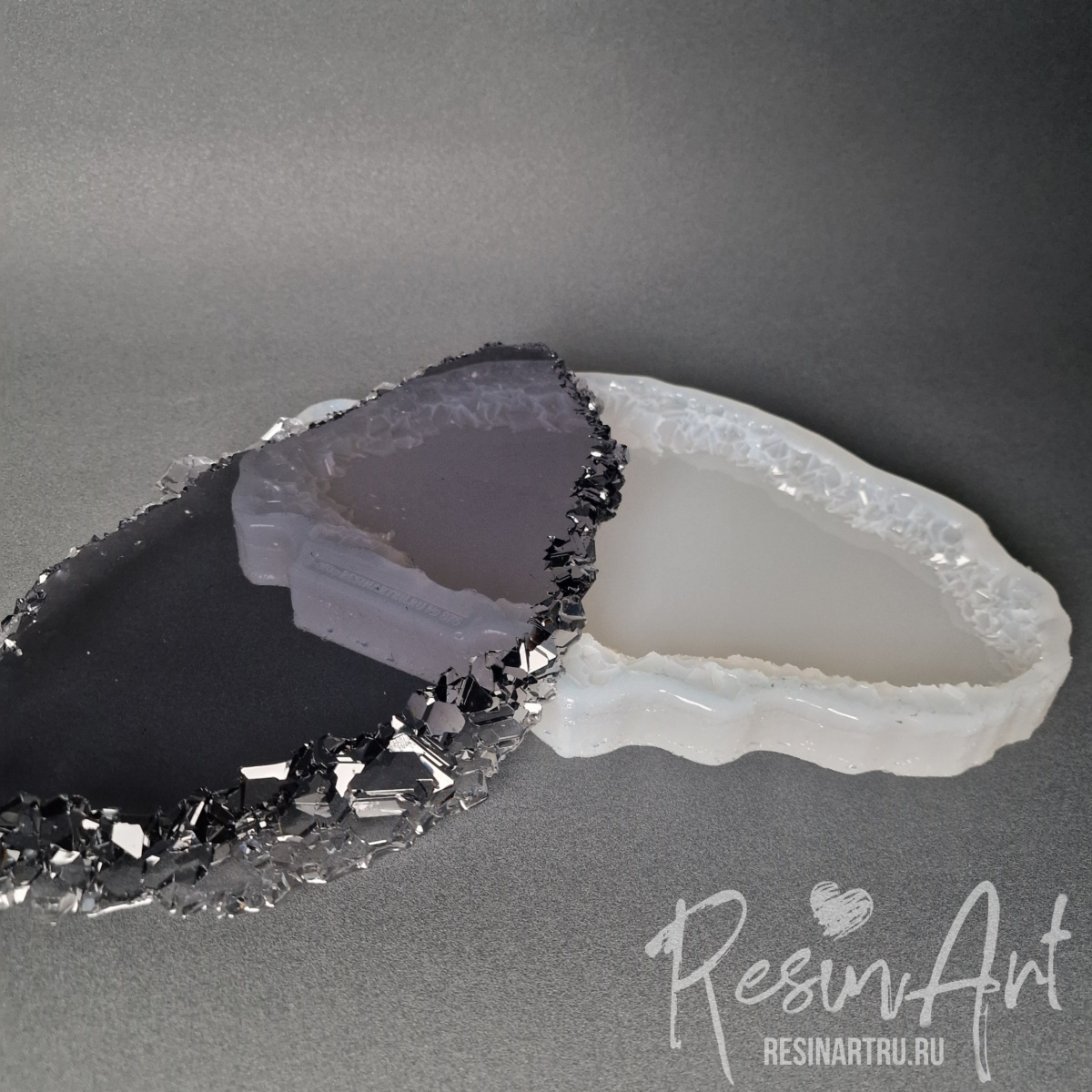 No. 876 Coaster / Serving Board with Crystal Edge Silicone Mold - image 4