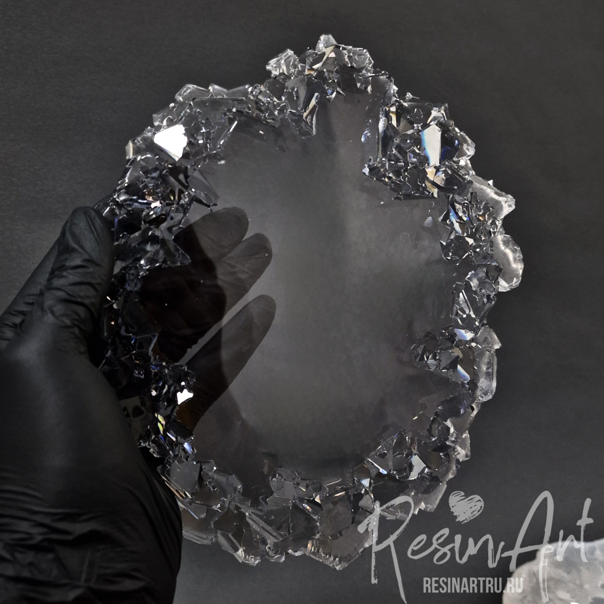 No. 935 Coaster / Serving Board with Crystal Edge Silicone Mold - image 4
