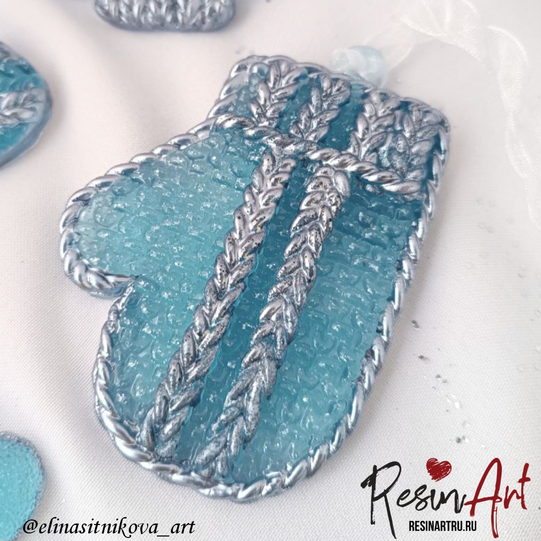 No. 826 Christmas Ornament Mitten (Knitted Texture) Silicone Mold - image 7