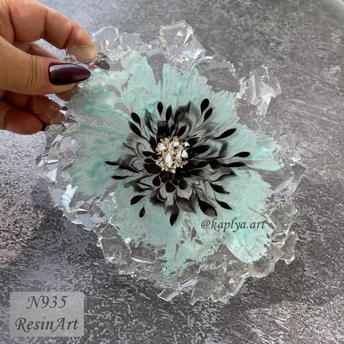 No. 935 Coaster / Serving Board with Crystal Edge Silicone Mold - image 7