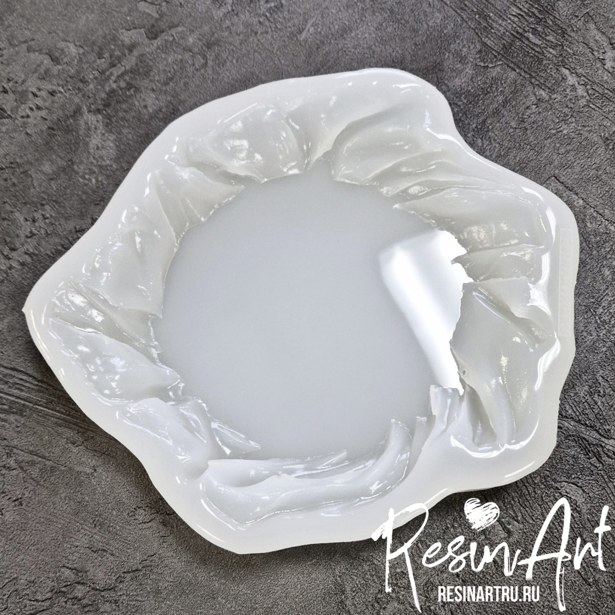 Coaster No. 203 with Silk Effect Edge Silicone Mold - image 4
